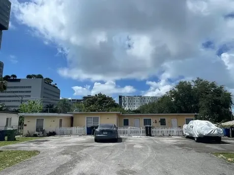 224 SE 9th Court Hallandale Beach FL 33009