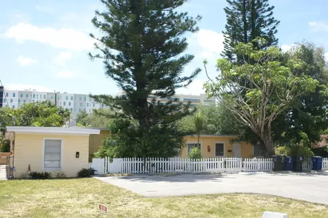224 SE 9th Court Hallandale Beach FL 33009