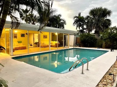 713 Suwanee Jupiter FL 33458