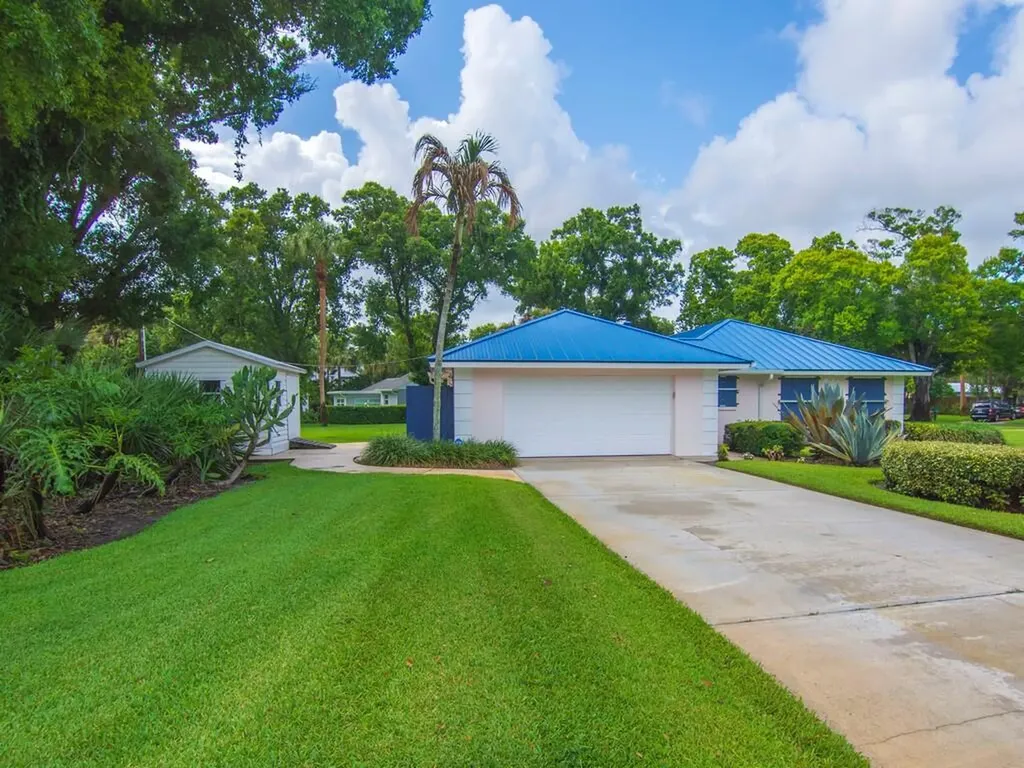 2301 Avalon Avenue Vero Beach FL 32960