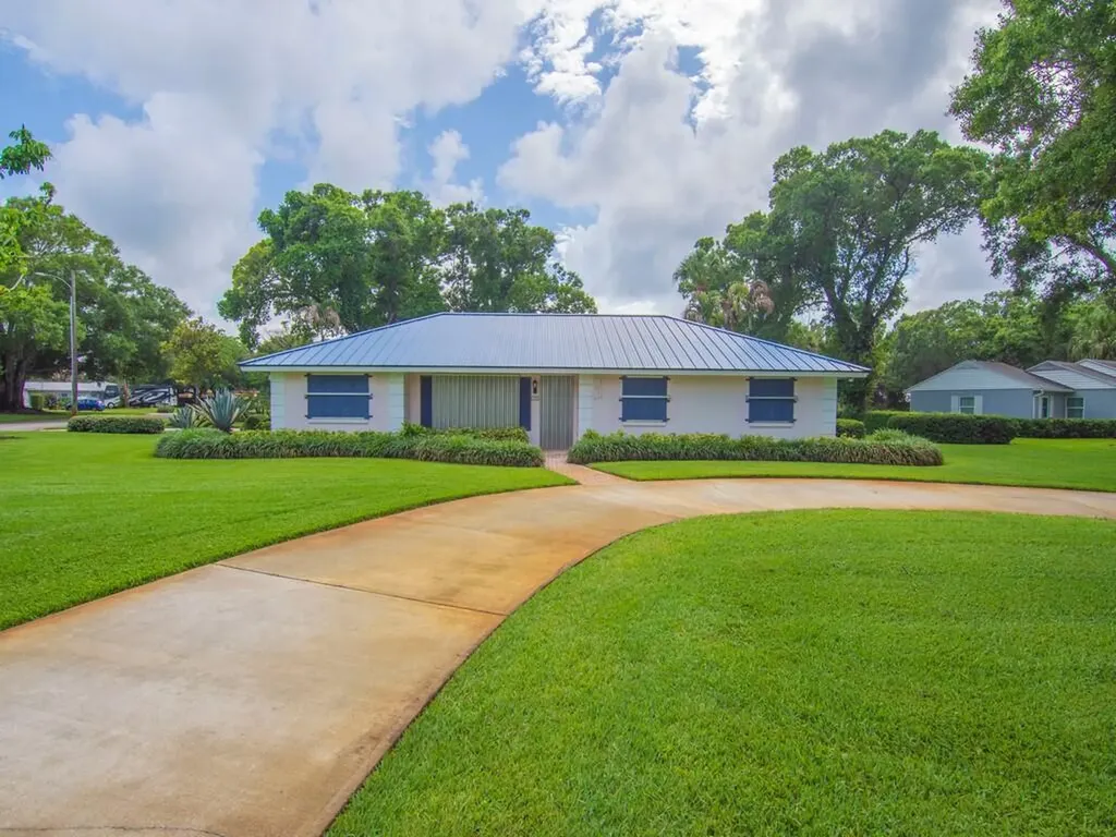 2301 Avalon Avenue Vero Beach FL 32960