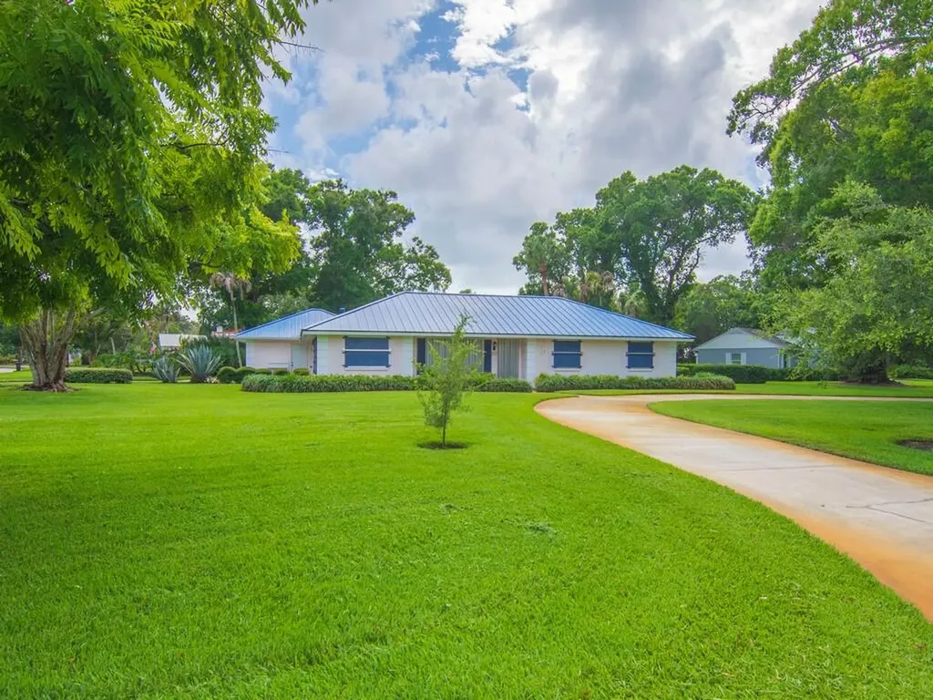 2301 Avalon Avenue Vero Beach FL 32960