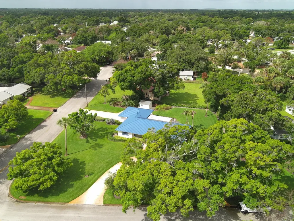 2301 Avalon Avenue Vero Beach FL 32960