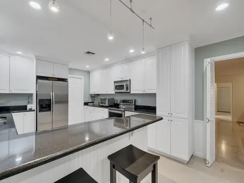 2301 Avalon Avenue Vero Beach FL 32960