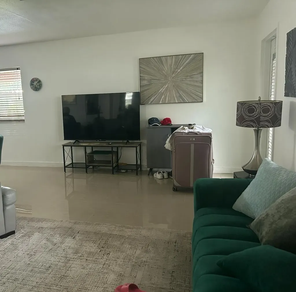 686 Brittany Delray Beach FL 33446