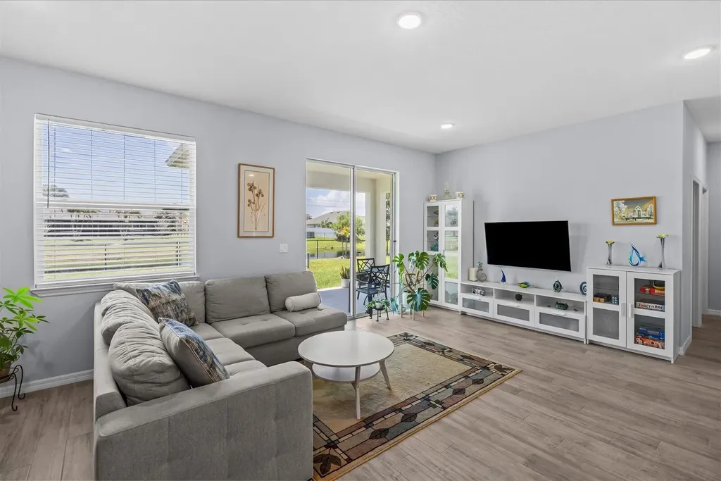 2063 SE South Buttonwood Drive Port St Lucie FL 34952