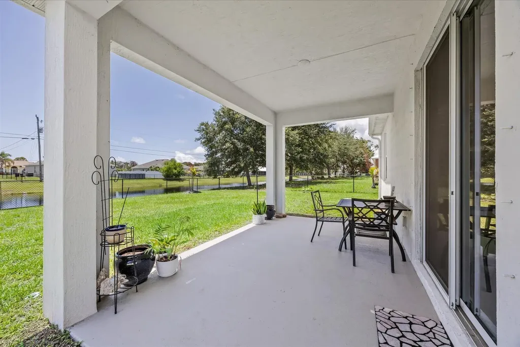 2063 SE South Buttonwood Drive Port St Lucie FL 34952