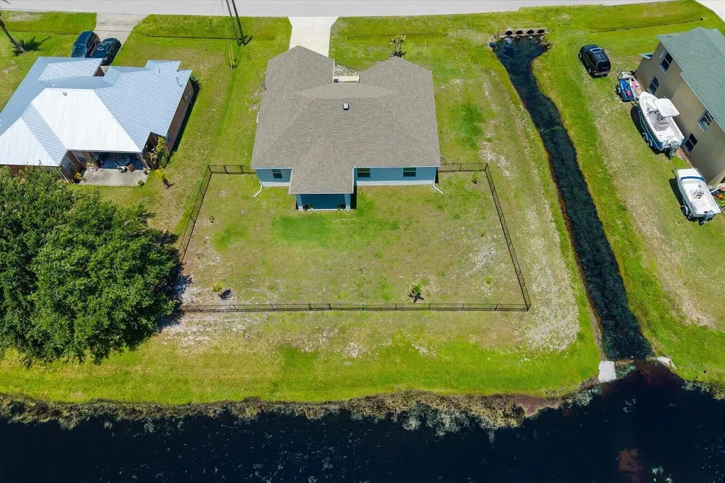 2063 SE South Buttonwood Drive Port St Lucie FL 34952