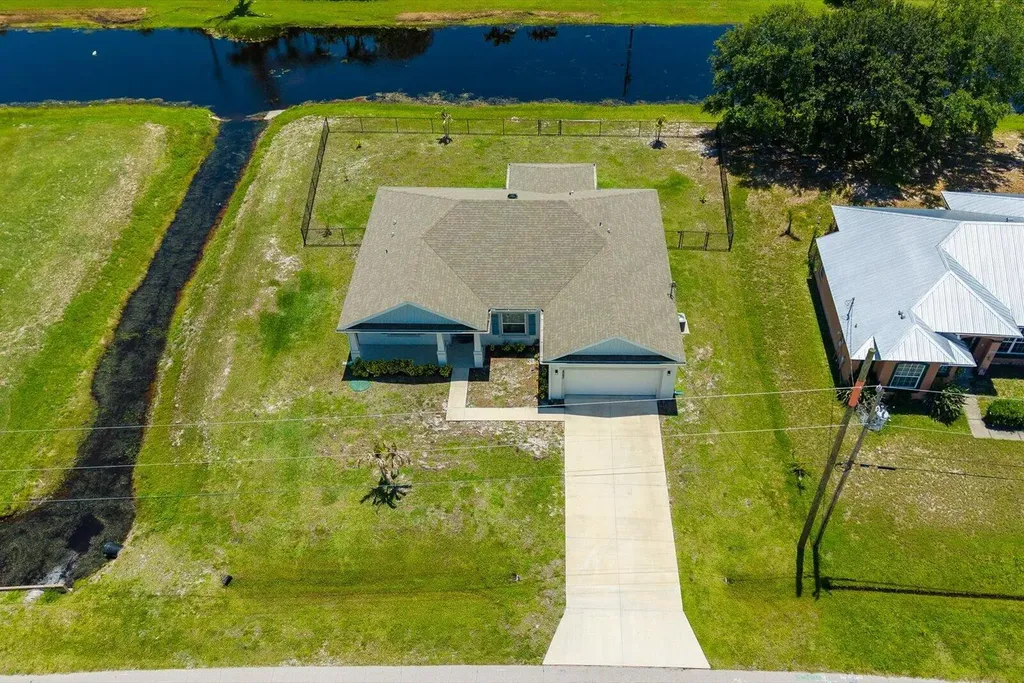 2063 SE South Buttonwood Drive Port St Lucie FL 34952