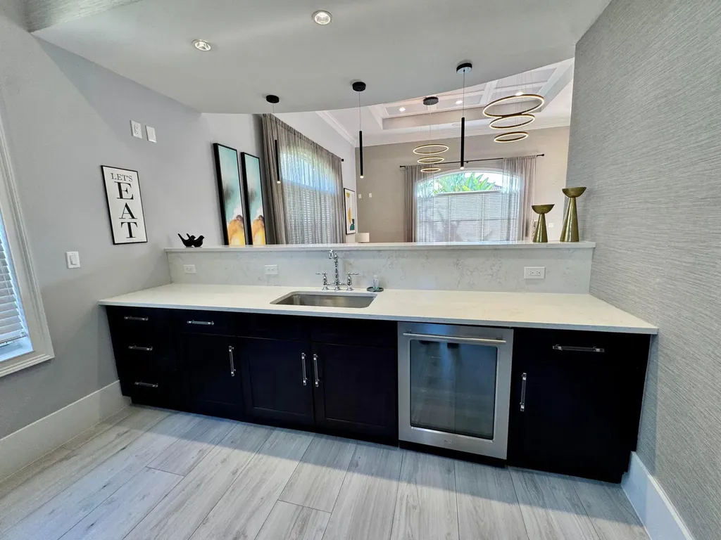 9857 Baywinds West Palm Beach FL 33411