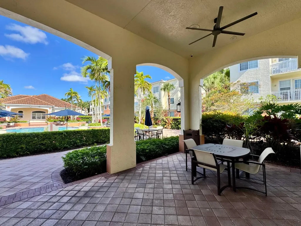 9857 Baywinds West Palm Beach FL 33411