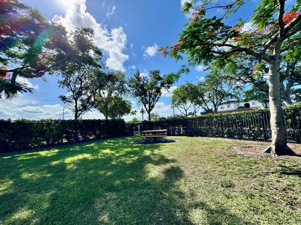 9857 Baywinds West Palm Beach FL 33411