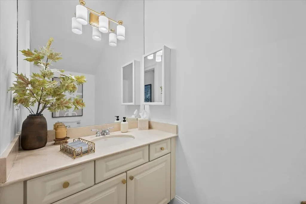 2104 Spring Court Palm Beach Gardens FL 33410