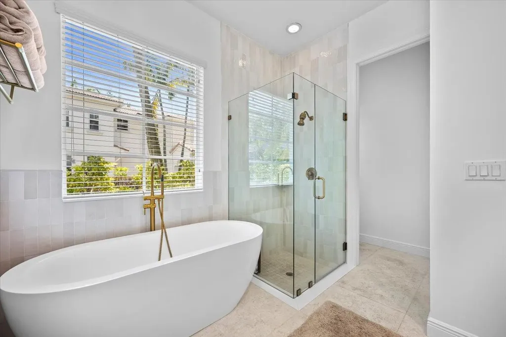 2104 Spring Court Palm Beach Gardens FL 33410