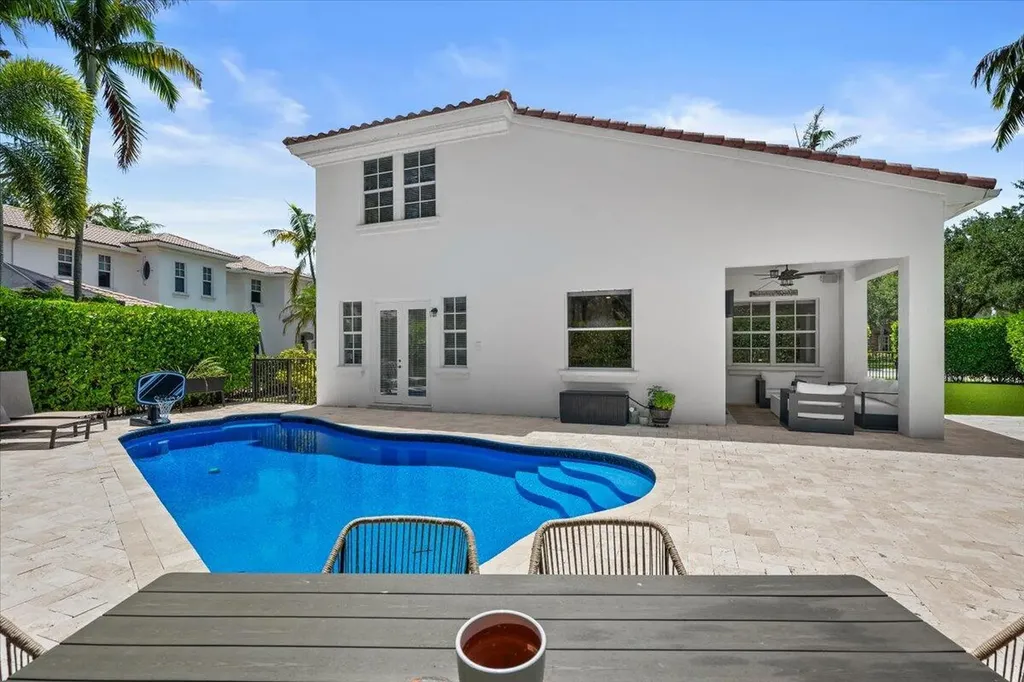2104 Spring Court Palm Beach Gardens FL 33410