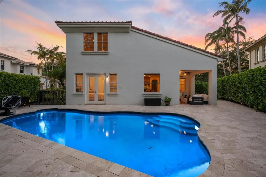 2104 Spring Court Palm Beach Gardens FL 33410