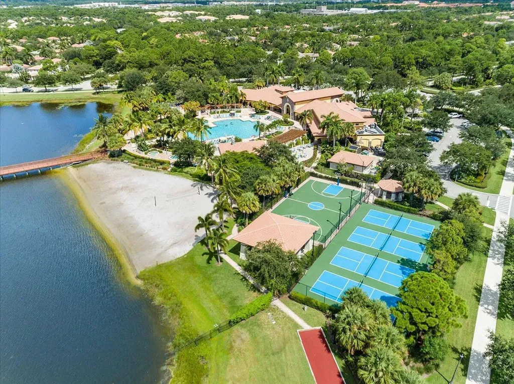 2104 Spring Court Palm Beach Gardens FL 33410