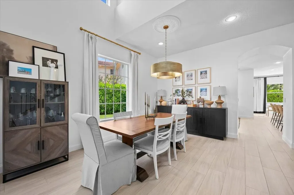 2104 Spring Court Palm Beach Gardens FL 33410