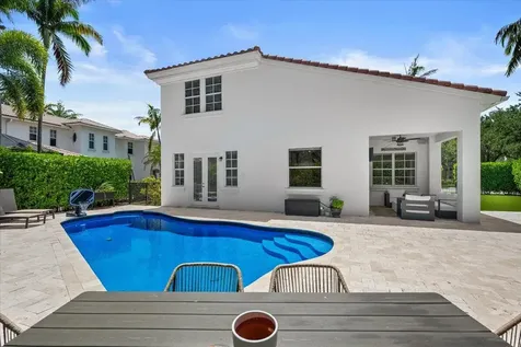 2104 Spring Court Palm Beach Gardens FL 33410