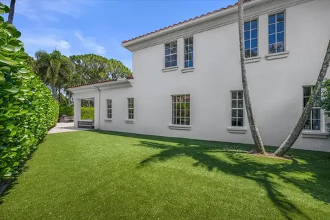 2104 Spring Court Palm Beach Gardens FL 33410