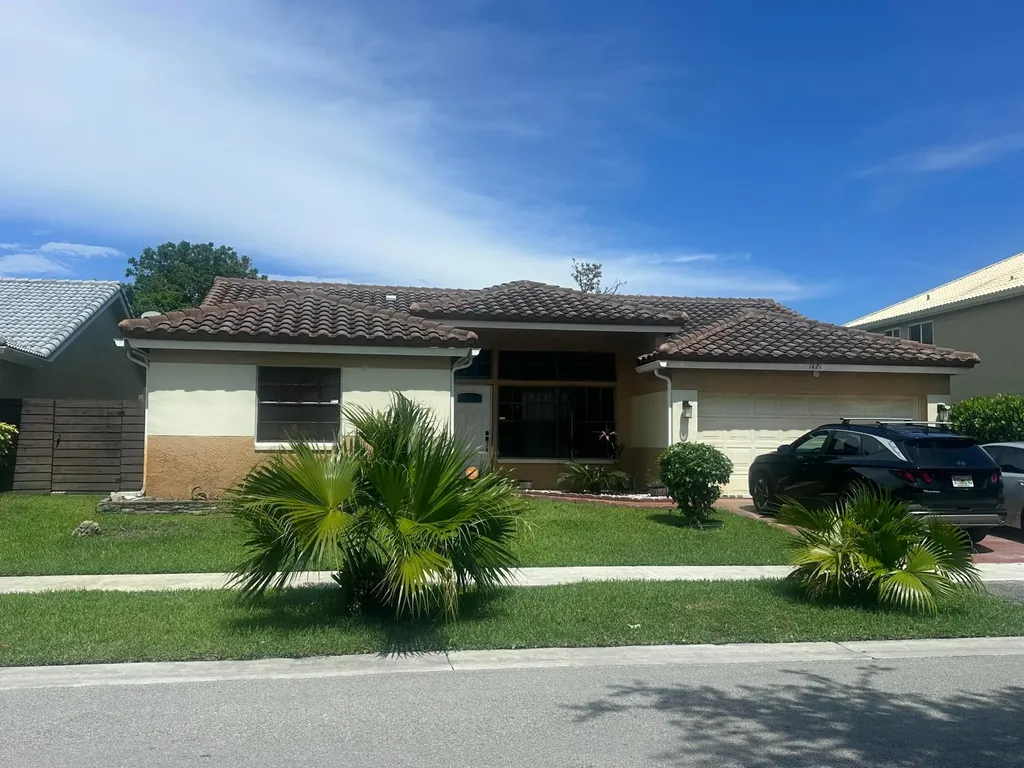 1421 SW 88th Way Pembroke Pines FL 33025