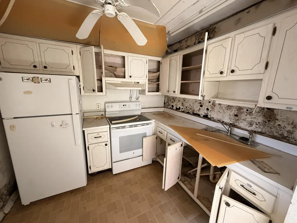19 Saxony Delray Beach FL 33446
