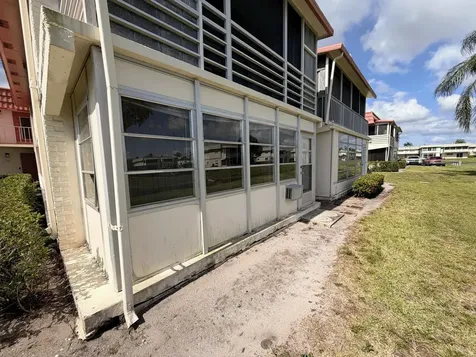 19 Saxony Delray Beach FL 33446