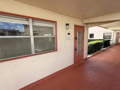 19 Saxony Delray Beach FL 33446