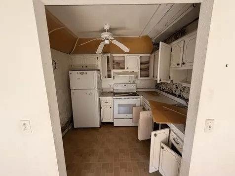 19 Saxony Delray Beach FL 33446