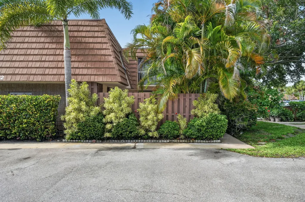 825 Center Street Jupiter FL 33458