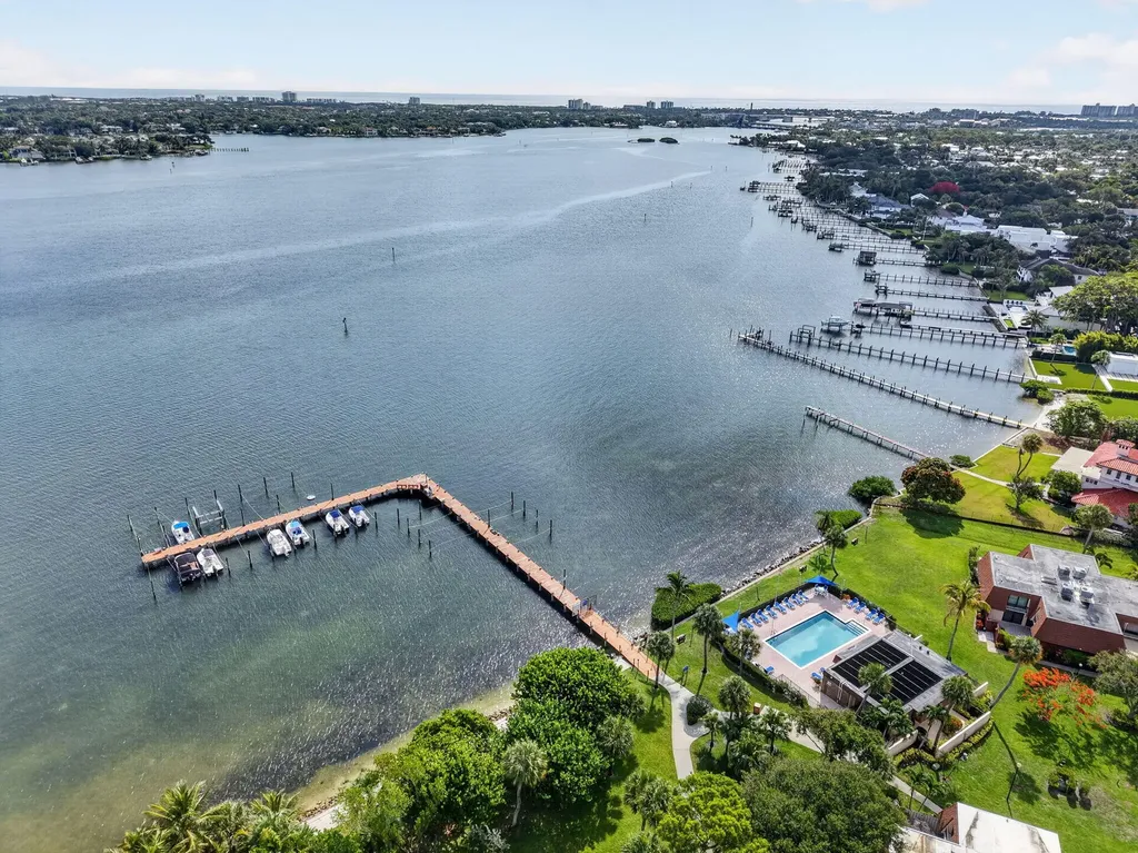 825 Center Street Jupiter FL 33458