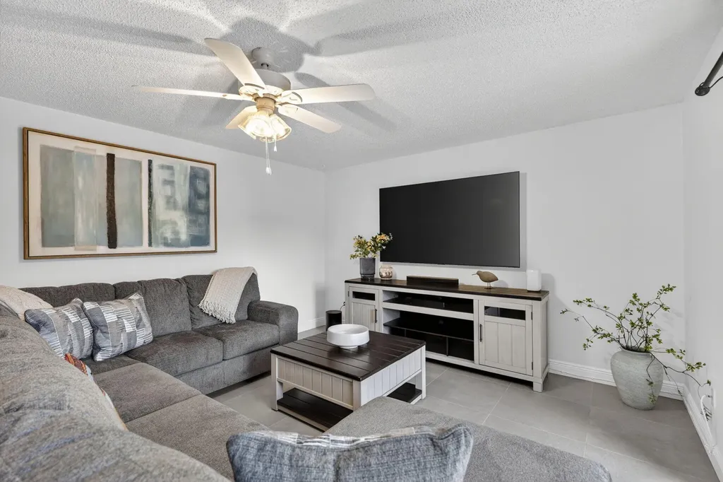 825 Center Street Jupiter FL 33458