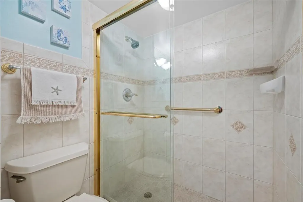 1205 Sandy Lane Singer Island FL 33404