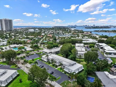 1205 NE Sandy Lane Singer Island FL 33404