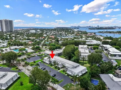 1205 NE Sandy Lane Singer Island FL 33404