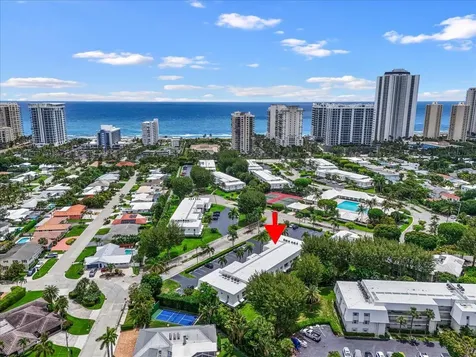 1205 NE Sandy Lane Singer Island FL 33404