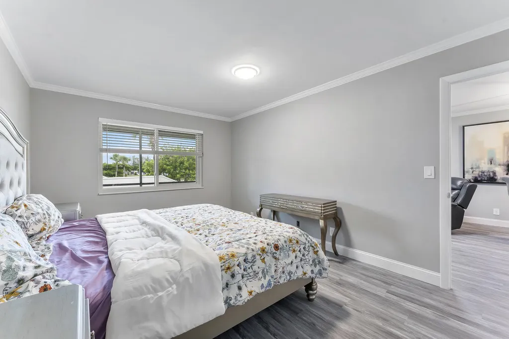 118 Lake Constance Drive West Palm Beach FL 33411