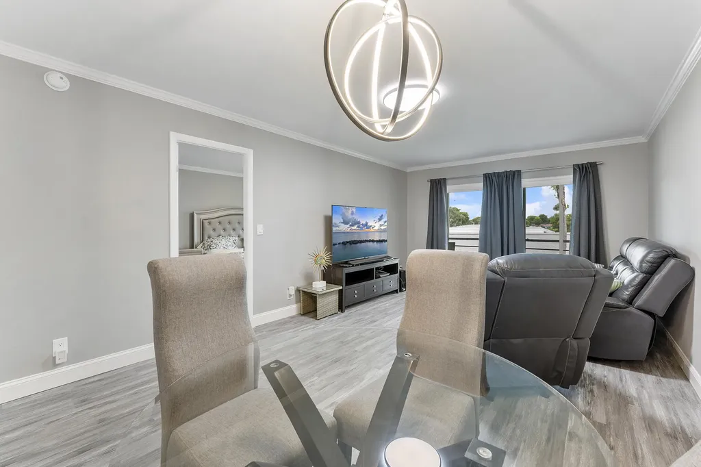 118 Lake Constance Drive West Palm Beach FL 33411
