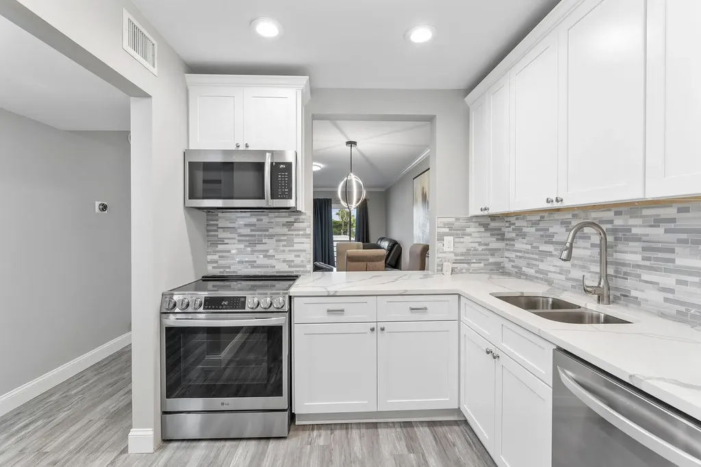 118 Lake Constance Drive West Palm Beach FL 33411