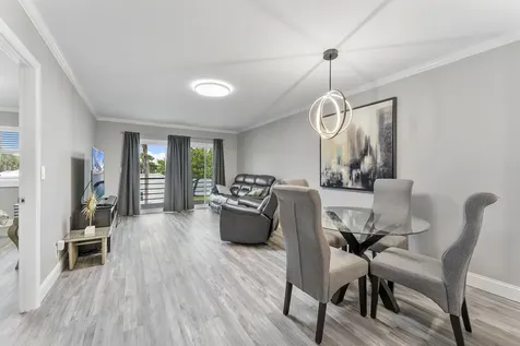 118 Lake Constance West Palm Beach FL 33411