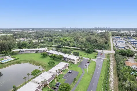 118 Lake Constance West Palm Beach FL 33411