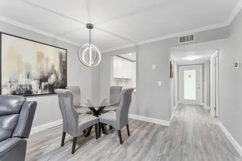 118 Lake Constance West Palm Beach FL 33411
