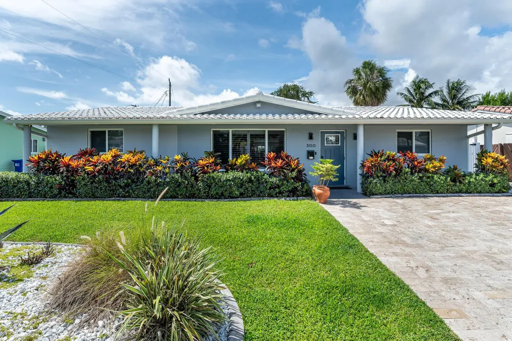 300 SE 8th Court Pompano Beach FL 33060