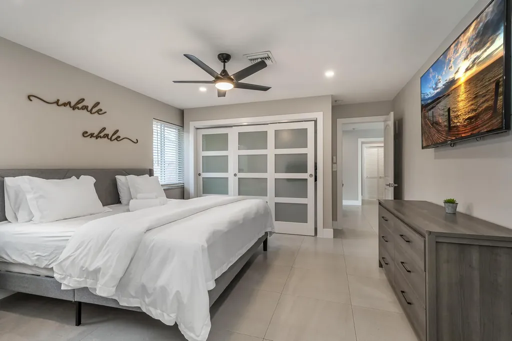 300 SE 8th Court Pompano Beach FL 33060