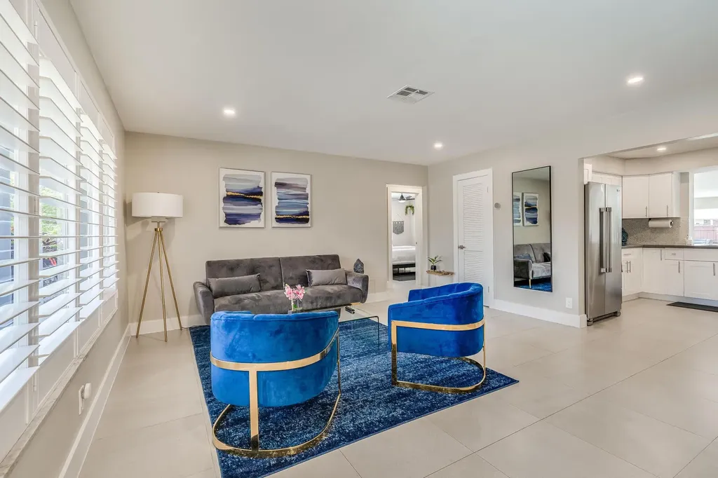 300 SE 8th Court Pompano Beach FL 33060