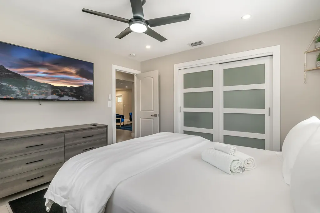 300 SE 8th Court Pompano Beach FL 33060