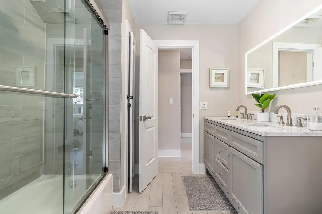 300 SE 8th Court Pompano Beach FL 33060