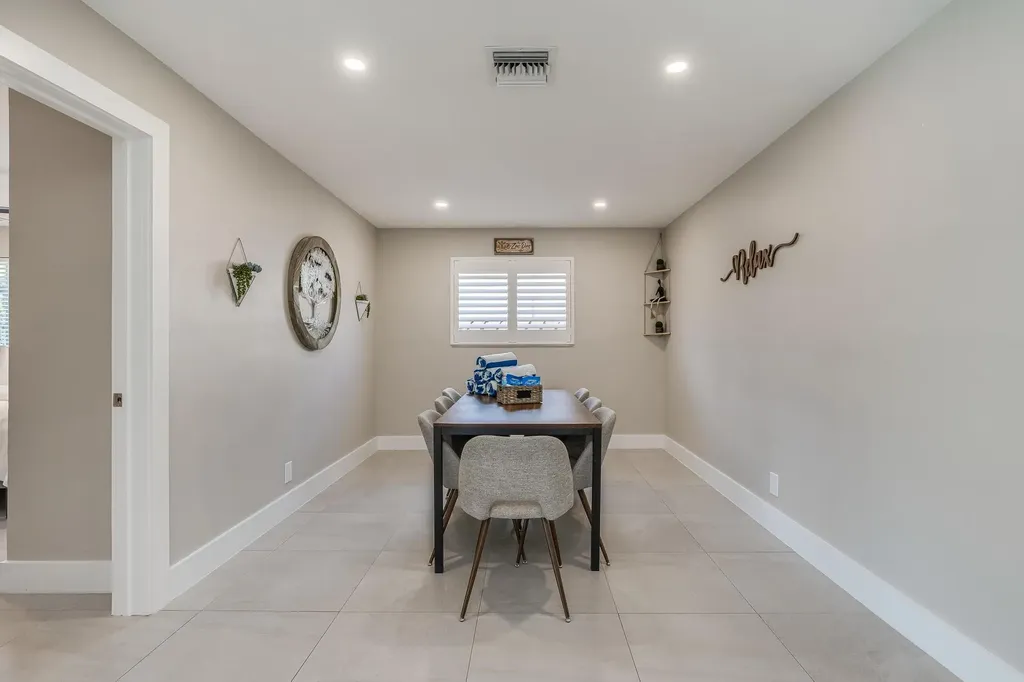 300 SE 8th Court Pompano Beach FL 33060