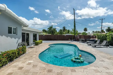 300 SE 8th Court Pompano Beach FL 33060