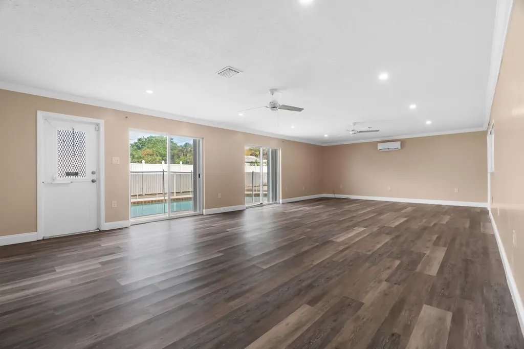 3201 Alice Drive Palm Springs FL 33461